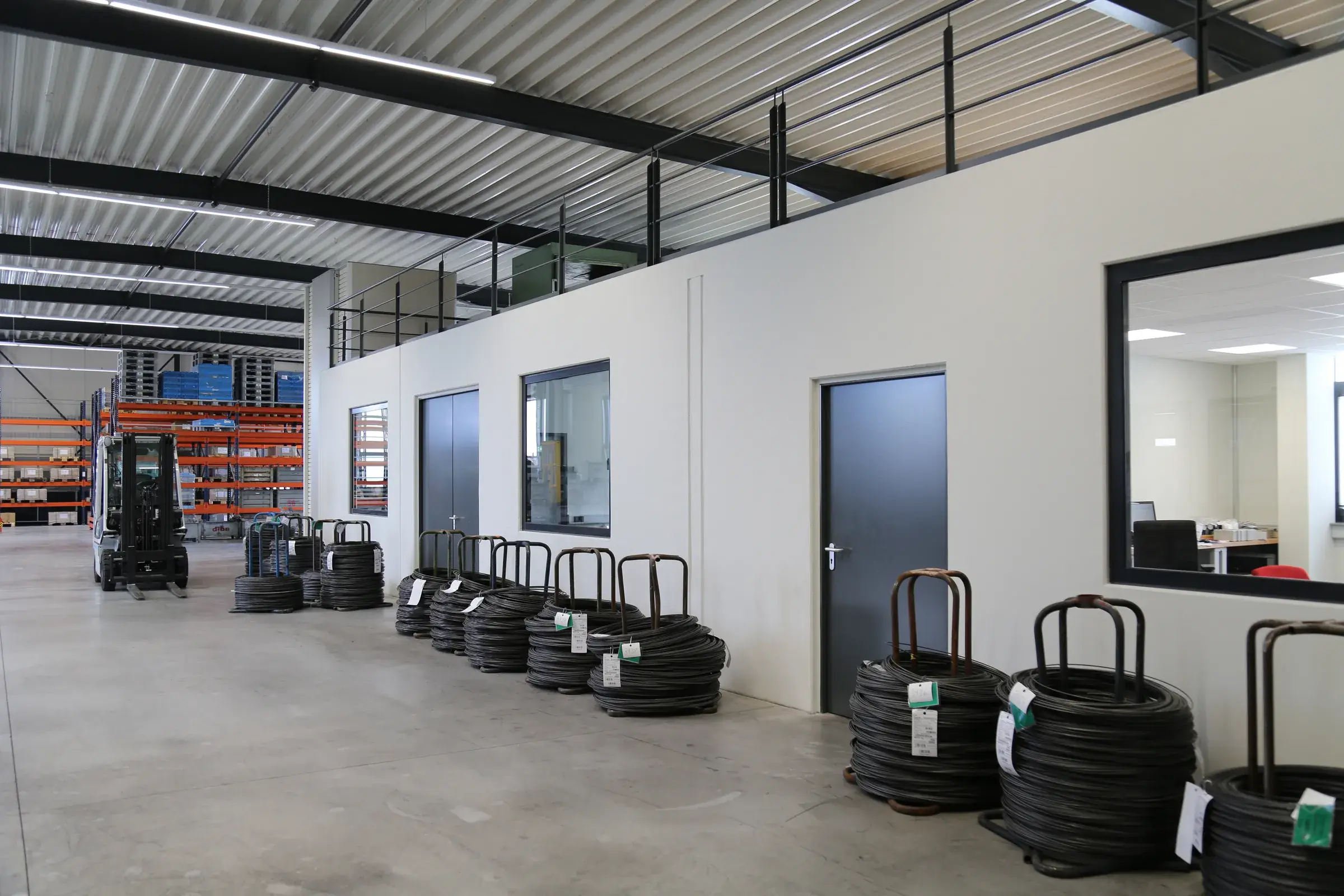 Dibe, Lüdenscheid – Lager mit Hallenbüro