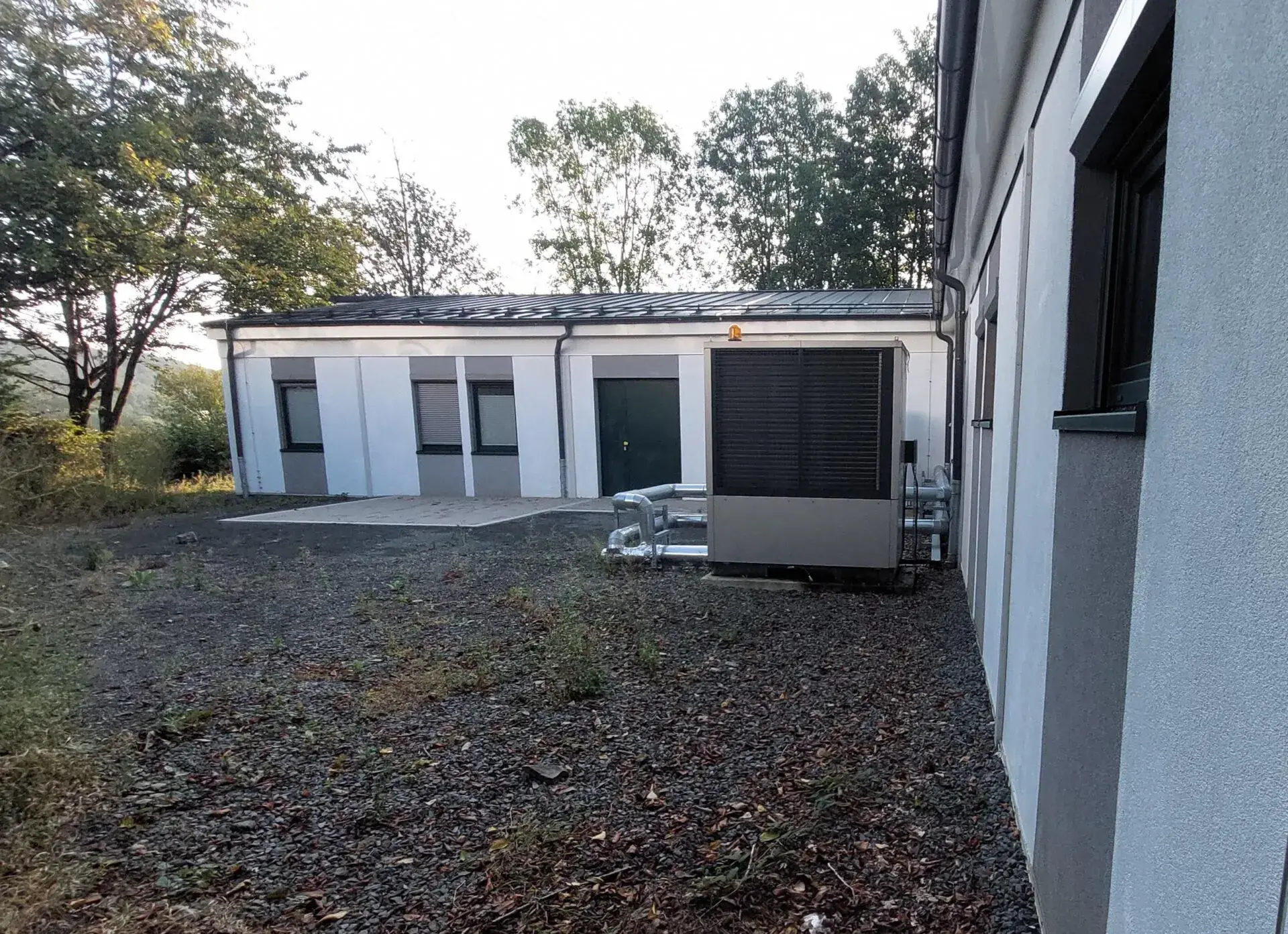 Feuerwehr Lüdenscheid in Modulbauweise – Technik außen (02.09.2024)
