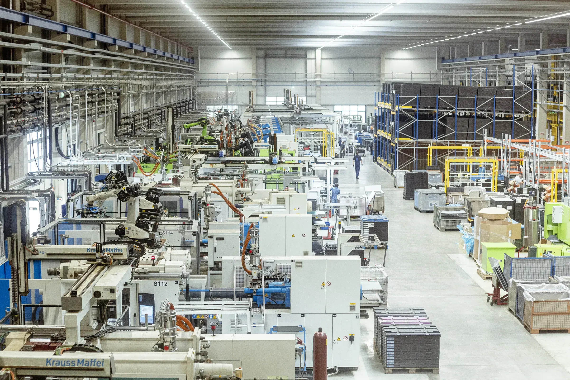 Gerhardi Rosmart, Altena – Produktionshalle mit Spritzgussmaschinen