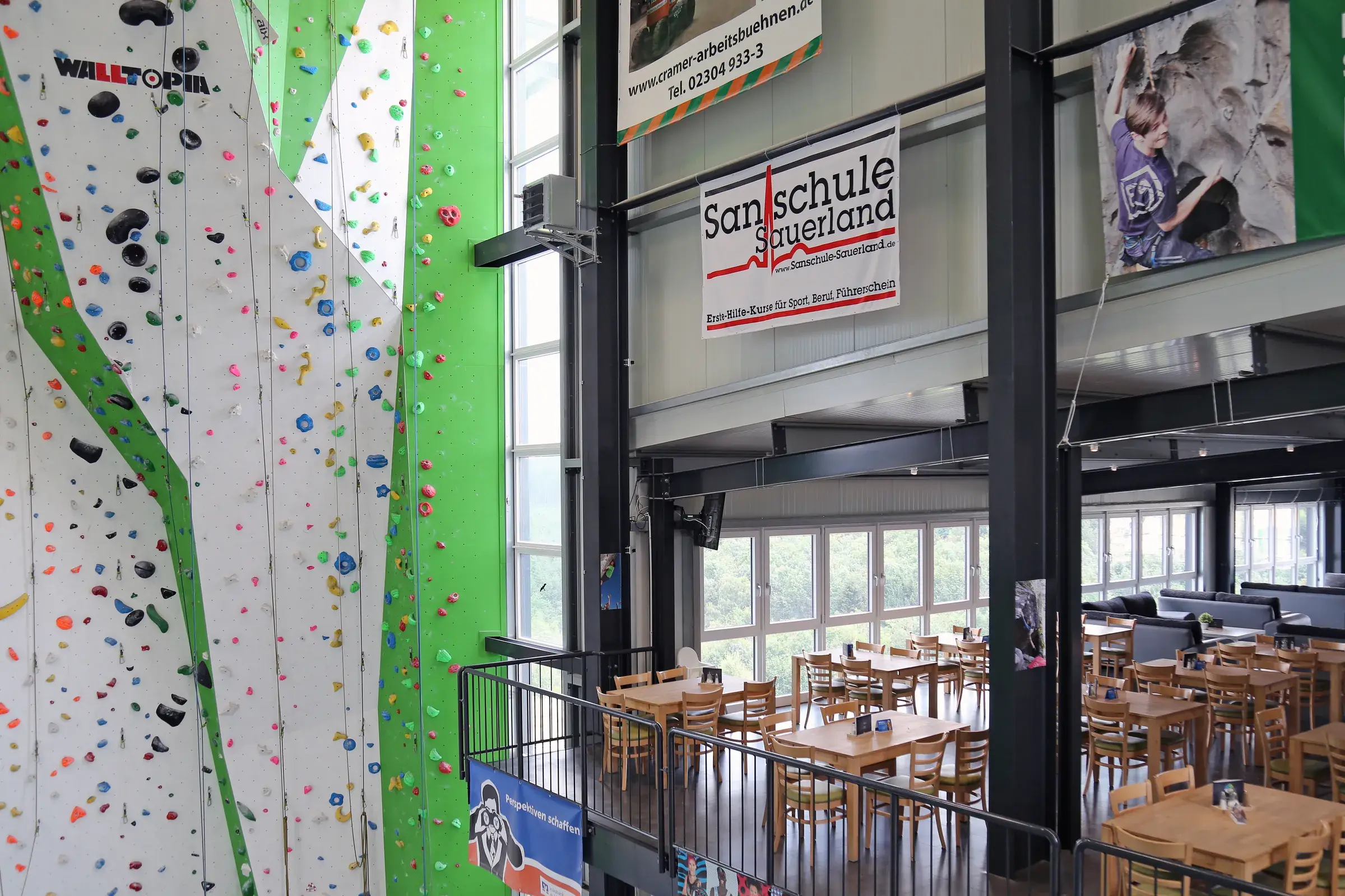 Kletterhalle, Altena – Galerie mit Gastronomie