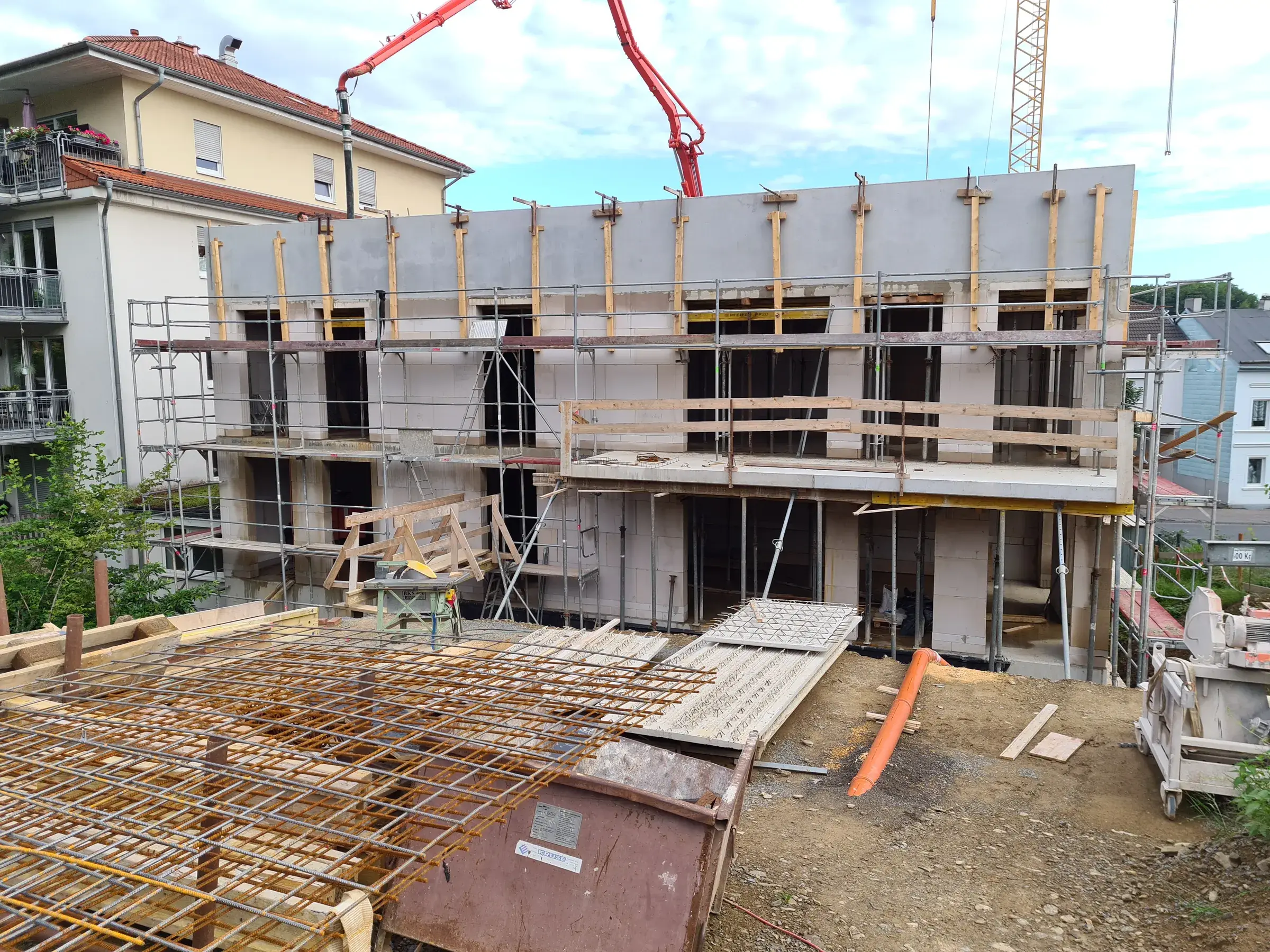 Mehrfamilienhaus, Lüdenscheid – Erdgeschoss mit Betonpumpe
