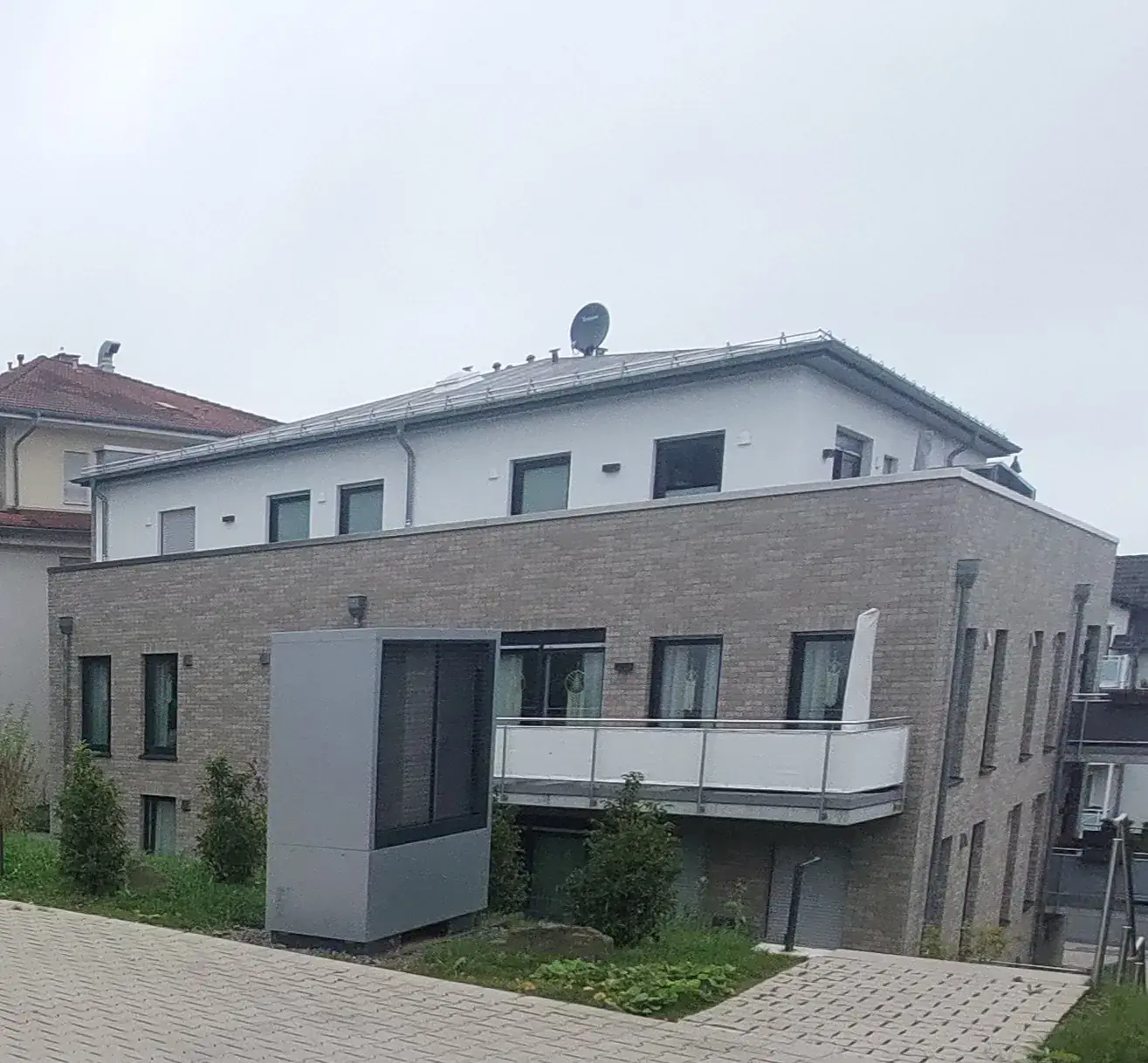 Mehrfamilienhaus, Lüdenscheid – Ansicht von der Seite (10.09.2024)