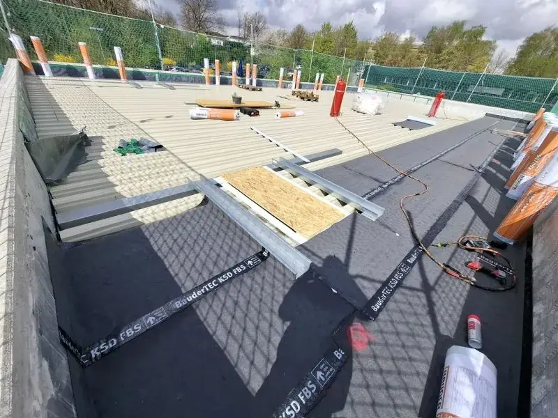 Neubau NEF-Rettungswache – Abdichtung der Hallendecke