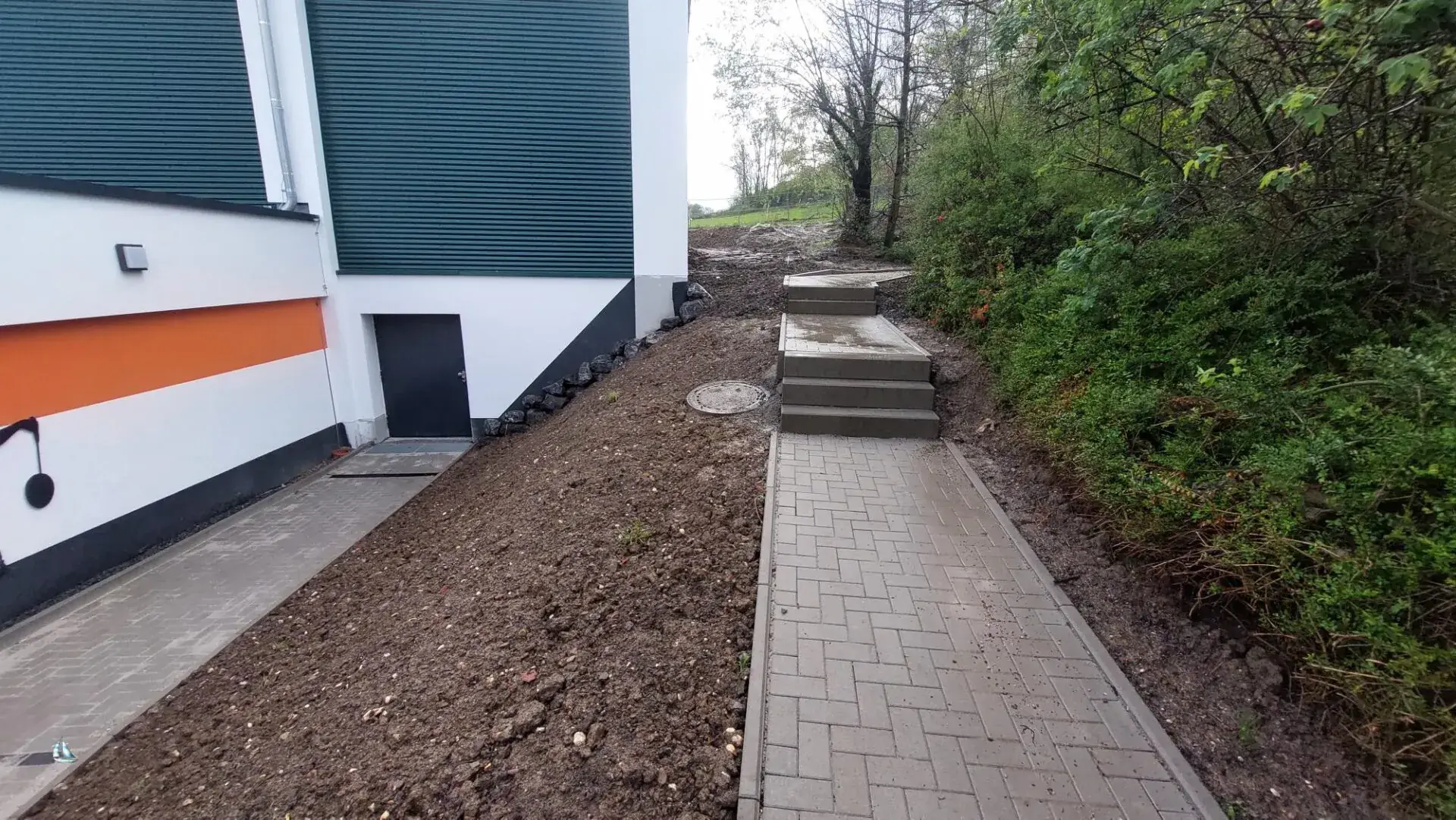 Energetische und barrierefreie Sanierung einer Turnhalle – Neuer barrierefreier Weg zum Parkplatz (04.04.2024)
